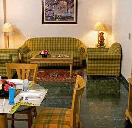 Savoy Suites Noida Eksteriør billede