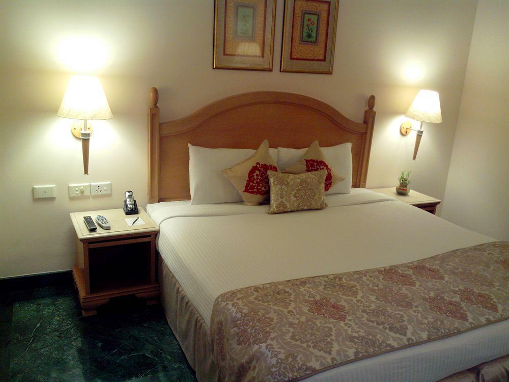 Savoy Suites Noida Eksteriør billede