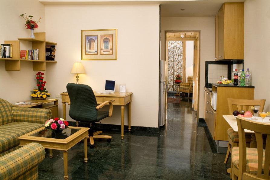 Savoy Suites Noida Værelse billede