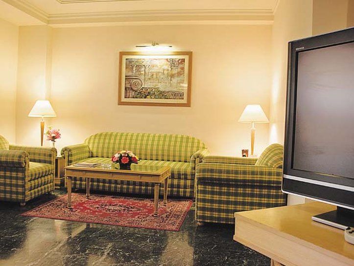 Savoy Suites Noida Eksteriør billede